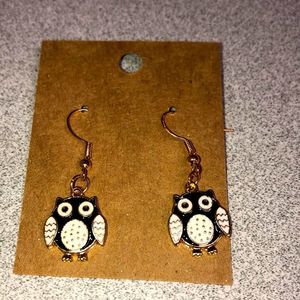 Fashion jewelry black and white alloy baby owl dangle earrings-NWOT